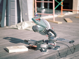  electric circular saw maintained outdoor