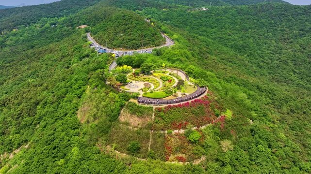 Overlooking Dalian Haizhiyun Park coastline