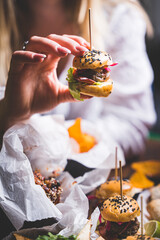 Jedzenie, przekąski, ciasta.  © voro