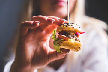 Jedzenie, przekąski, ciasta.  © voro