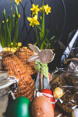 Wielkanocne przysmaki na tradycyjnym polskim stole. © voro