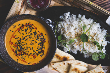 Wielkanocne przysmaki na tradycyjnym polskim stole. © voro