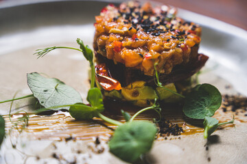 Wielkanocne przysmaki na tradycyjnym polskim stole. © voro