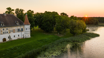 Obraz premium Siesikai castle in the sunset