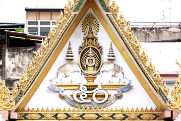 pareja de elefantes blancos ene l friso