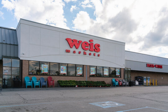 Scott, PA - Aug 29, 2025: Weis Markets is a regional supermarket chain operating in several states including New York, was founded in Pennsylvania in 1912