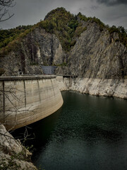 Vidraru Dam arching across deep Argeș gorge