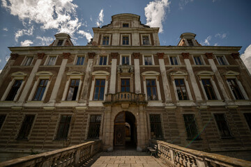Obraz premium Abandoned Mansion Luxury Palace Castle Interior with Vintage Architecture and Decay
