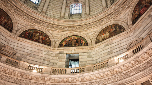 interior of Victoria memorial 