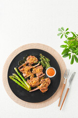 구운 양고기 양갈비 요리