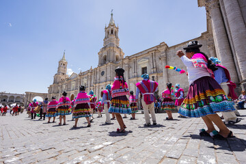 Photographs and postcards of the Plaza de Armas in Arequipa, the White City of Peru, a vacation destination with stunning views of volcanoes and the Andean snow-capped peaks
