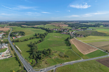 Blick ins idyllische Biberttal rund um die Ortschaft Ammerndorf im mittelfränkischen Rangau