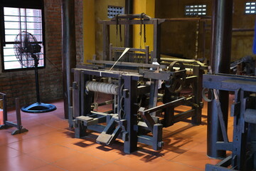 traditional silk production process carefully create silk fabric from start to finish. From spinning fine silk threads to weaving on wooden looms, this handmade craft reflects cultural heritage, skill