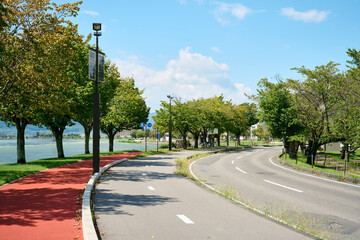 諏訪湖畔の道路