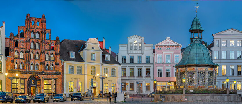 Marktplatz beleuchtet Wismar