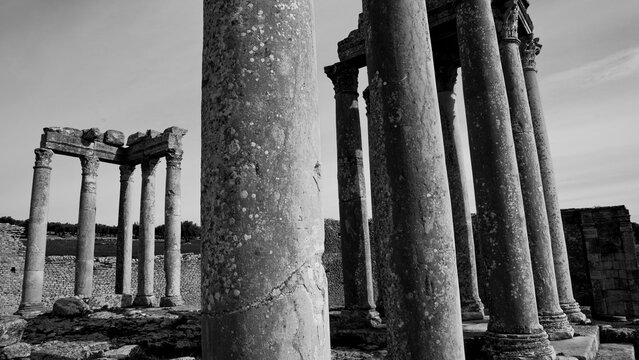 Dougga &egrave; uno dei siti architettonici pi&ugrave; rappresentativi della Tunisia e il meglio conservato del Nord Africa, dichiarato Patrimonio dell'Umanit&agrave; dall'UNESCO