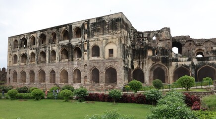 Obraz premium The weapon storage of the Golkonda Fort of Hyderabad in Indi. Photo: September 25, 2023