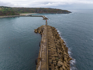 Faro de Luarca y puerto en la Comarca del Vald&eacute;s, Principado de Asturias