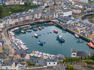 Faro de Luarca y puerto en la Comarca del Vald&eacute;s, Principado de Asturias