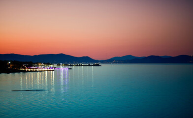 Sonnenuntergang in Mati, Stadtviertel der Kleinstadt Nea Makri in der Gemeinde Marathon, Griechenland