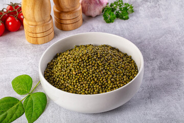 Raw dry green mash bean