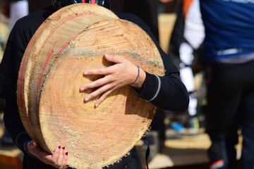 Les sillons sur la d&eacute;coupe de tronc d'arbre