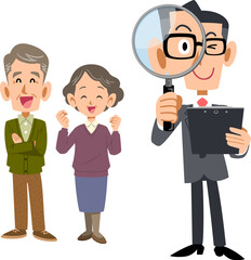 シニア夫婦と書類を手に持ち虫眼鏡を覗くスーツ姿の男性
