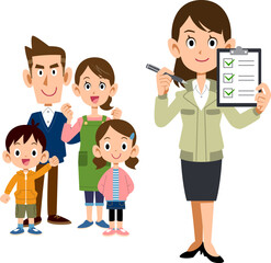 家族とチェックリストを掲げる工務店の女性
