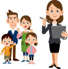 家族と書類に記入するスーツ姿の女性
