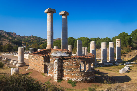 In the ruins of ancient Sardis town