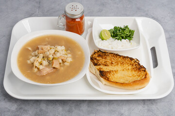 Menudo con chiltepin y verdura 