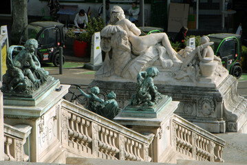 Escalier monumental de la gare Marseille-Saint-Charles, 104 marches entrecoupées de 7 paliers de repos, ville de Marseille, département des Bouches-du-Rhône, France