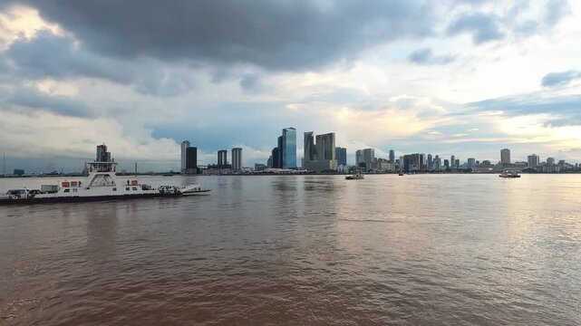 Fahrt auf dem Mekong in Phnom Penh Kambodscha