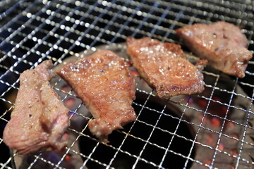 黒毛和牛牛タン焼肉