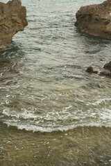 海岸に打ち寄せる波