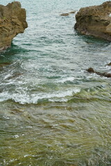 海岸に打ち寄せる波