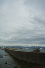 海と海岸と防波堤
