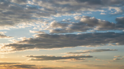 Fototapeta premium Twilight Atmosphere with Soft Fog and Cloud Streaks