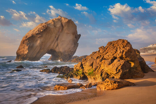 Fototapeta Penedo do Guincho boulder rock at Praia da Santa Cruz, Portugal