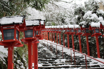 Naklejka premium 雪の神社