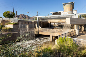 Fototapeta premium Arizona Falls Hydroelectric Plant on the Arizona Canal in Scottsdale, Arizona