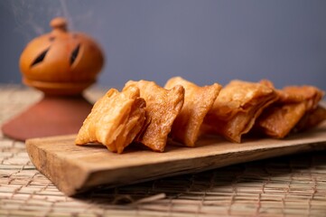 Khaja is a famous sweet from Bihar made with layered refined flour, ghee, and sugar syrup. Crispy, flaky, and golden, it’s often enjoyed during festivals and celebrations like Chhath Puja.