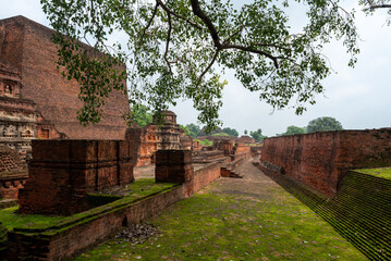 The ruins of Nalanda University in Bihar are a UNESCO World Heritage Site, once a great center of learning (5th–12th century). Its red-brick monasteries, temples, and libraries reflect India’s ancient