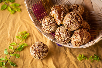Anarsa, a traditional sweet from Bihar, is made with rice flour and jaggery or sugar, often topped with sesame seeds. Crispy outside and soft inside, it’s a festive delicacy enjoyed on special occasio