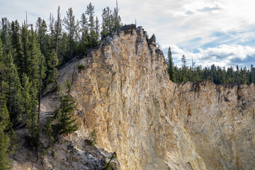 Artist Point, Yellowstone National Park, Wyoming. Hydrothermal alteration at Grand Canyon of the Yellowstone. Plateau Rhyolite. Erosion by the Yellowstone River