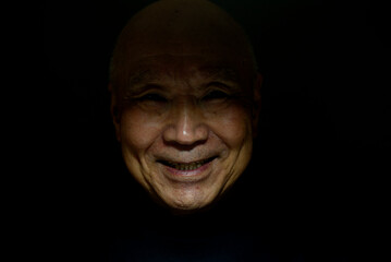 笑顔の老人クローズアップ