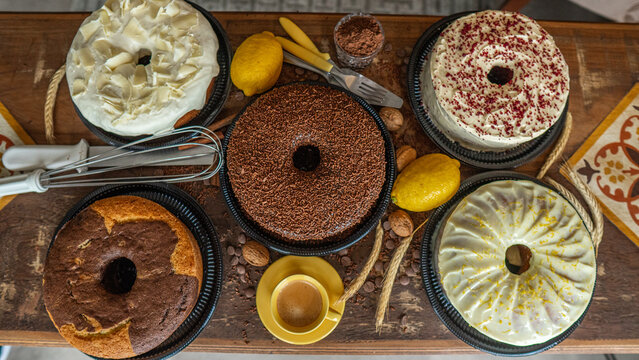 Bolos Caseiros Confeitaria Gastronomia Doce Tortas Chocolate Red Velvet Coco Lim&atilde;o Uva Sabores Frutas Sobremesa Padaria Caseiro Artesanal Culin&aacute;ria Receitas Bolo Festa Bolo Simples Bolo De Chocolate