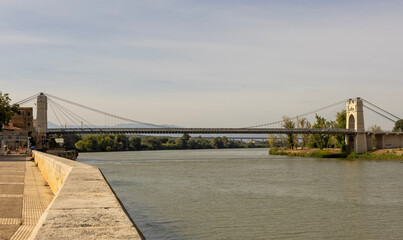 Puente Colgante de Amposta sobre el río Ebro, Cataluña, España,  