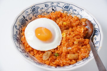 チキンライスと目玉焼き