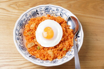 チキンライスと目玉焼き